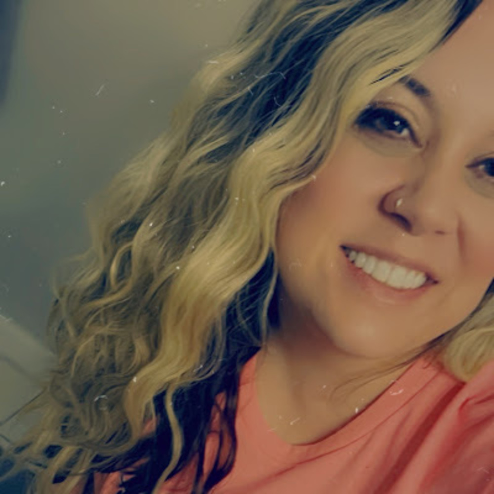 Meet your Posher, Danae